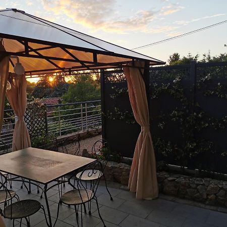 Bed and Breakfast Logis Des Douves Tiffauges Экстерьер фото