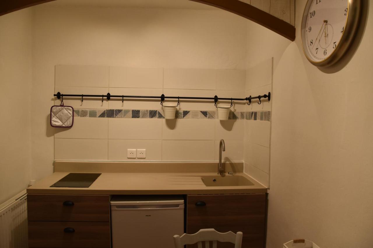 Bed and Breakfast Logis Des Douves Tiffauges Экстерьер фото