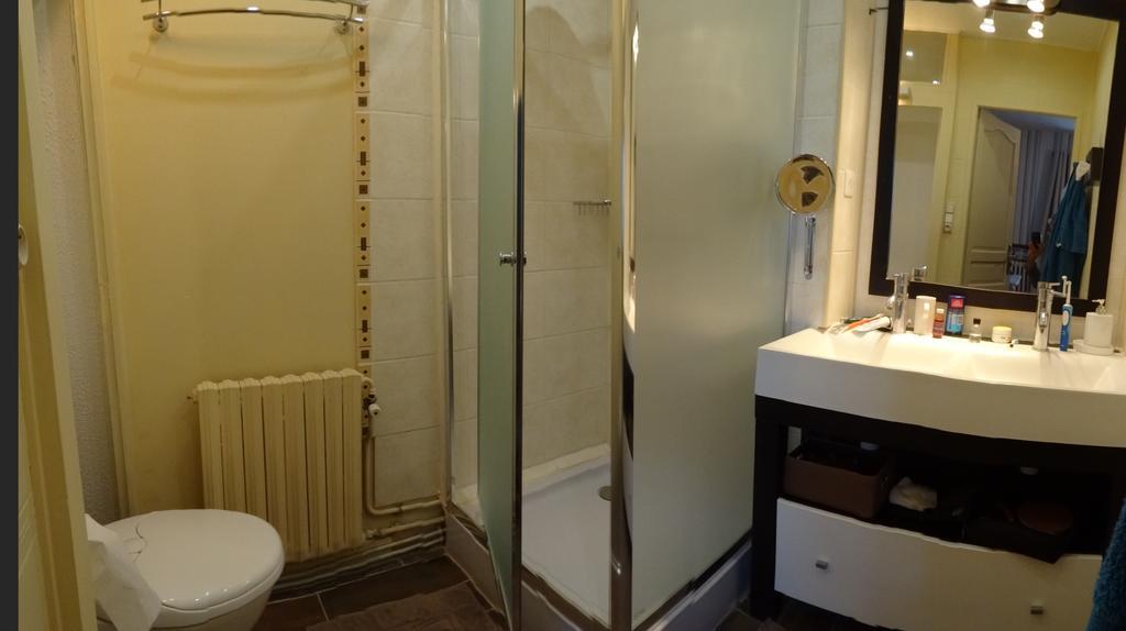 Bed and Breakfast Logis Des Douves Tiffauges Экстерьер фото