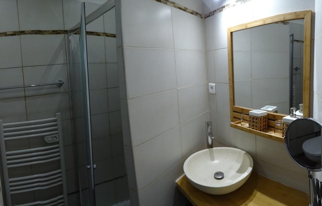 Bed and Breakfast Logis Des Douves Tiffauges Экстерьер фото