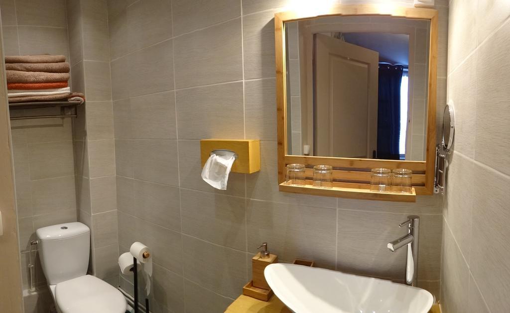 Bed and Breakfast Logis Des Douves Tiffauges Экстерьер фото