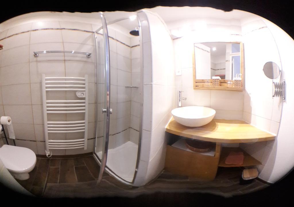 Bed and Breakfast Logis Des Douves Tiffauges Экстерьер фото